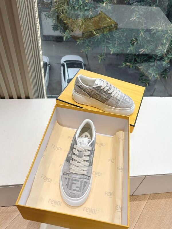 FENDI - Image 3