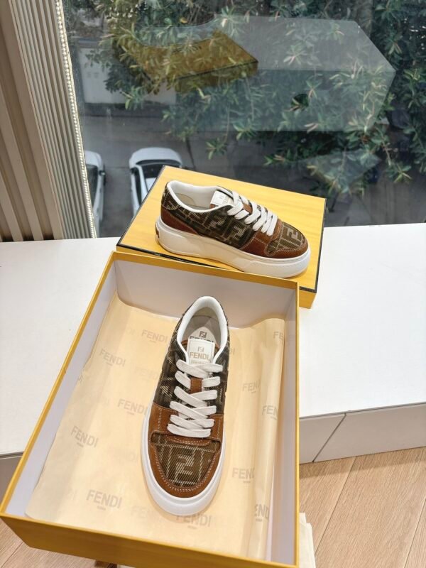 FENDI - Image 3