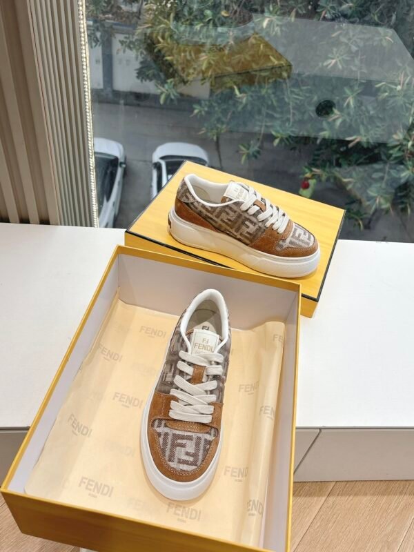 FENDI - Image 3