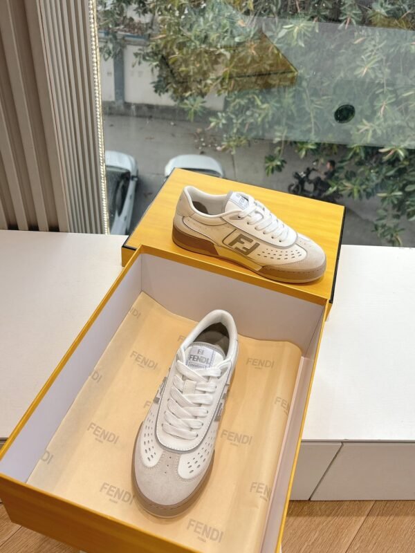 FENDI - Image 3