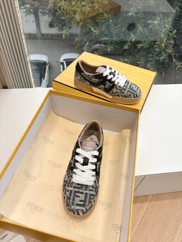 FENDI - Image 3