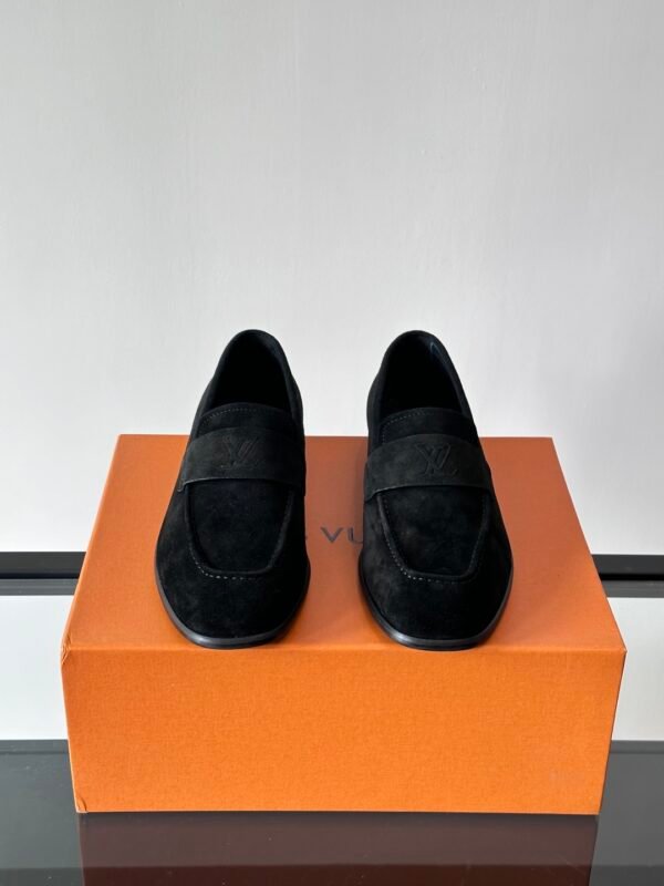 LV MAN - Image 3