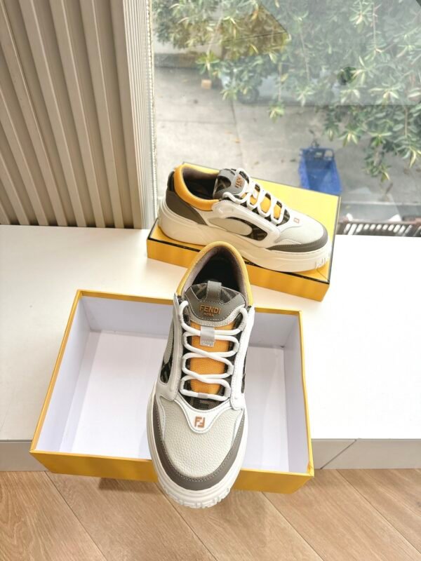FENDI - Image 3