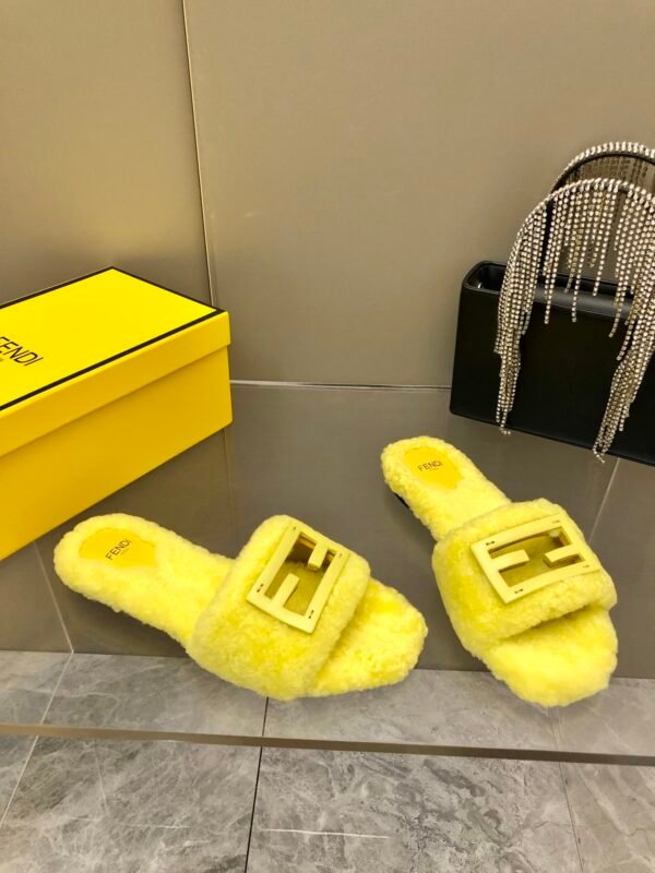 FENDI - Image 3