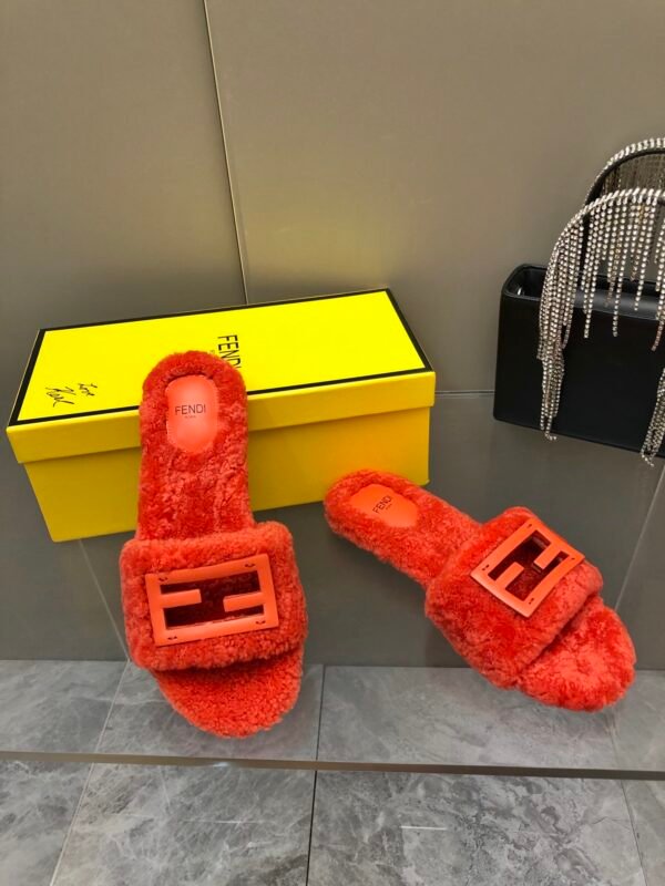 FENDI - Image 3