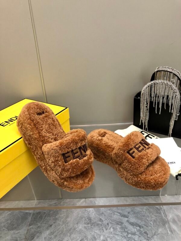 FENDI - Image 3