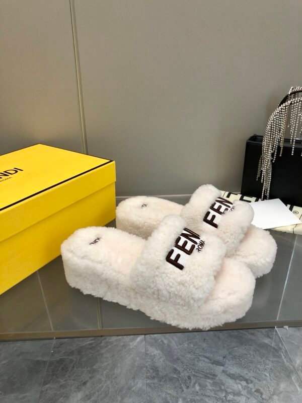 FENDI - Image 3