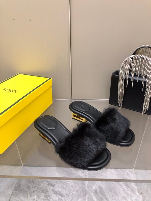 FENDI - Image 3