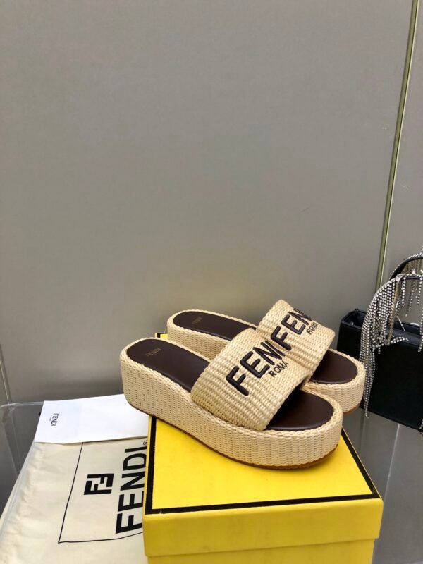 FENDI - Image 3