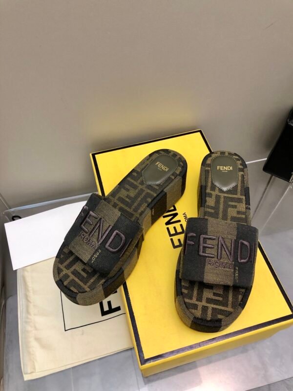 FENDI - Image 3