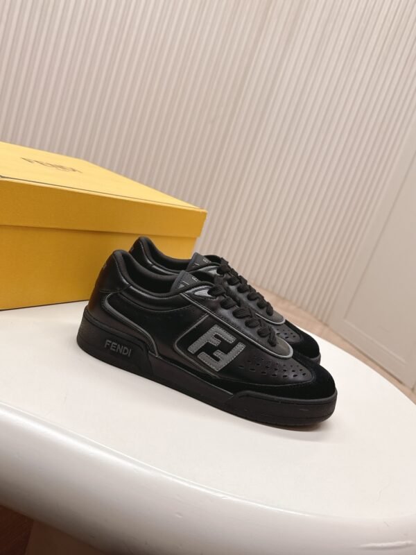 FENDI - Image 3