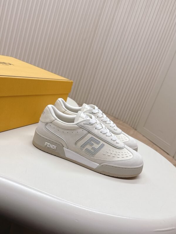 FENDI - Image 3