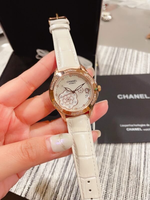 CHANEL - Image 3
