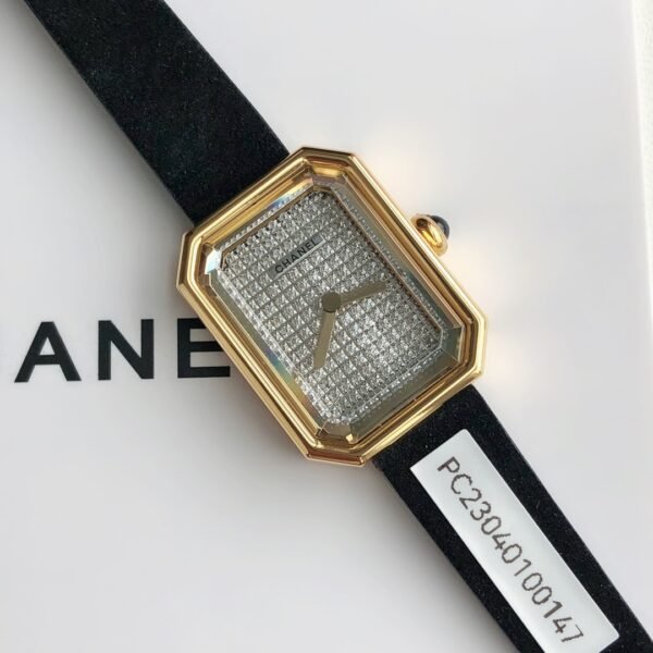 CHANEL - Image 3