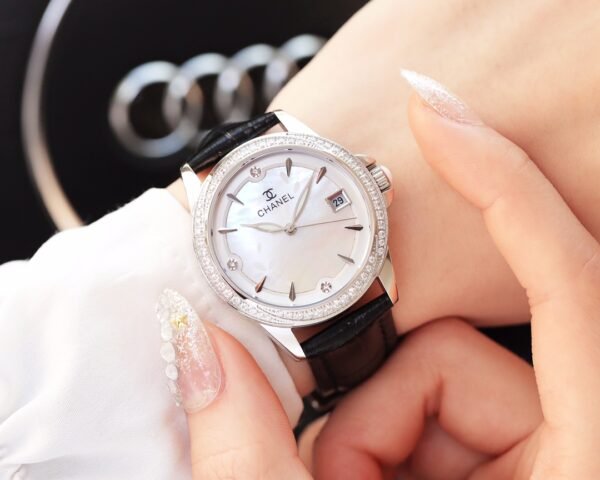 CHANEL - Image 3