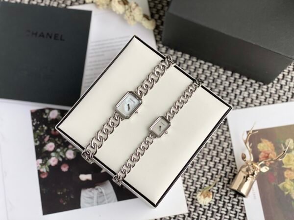 CHANEL - Image 3