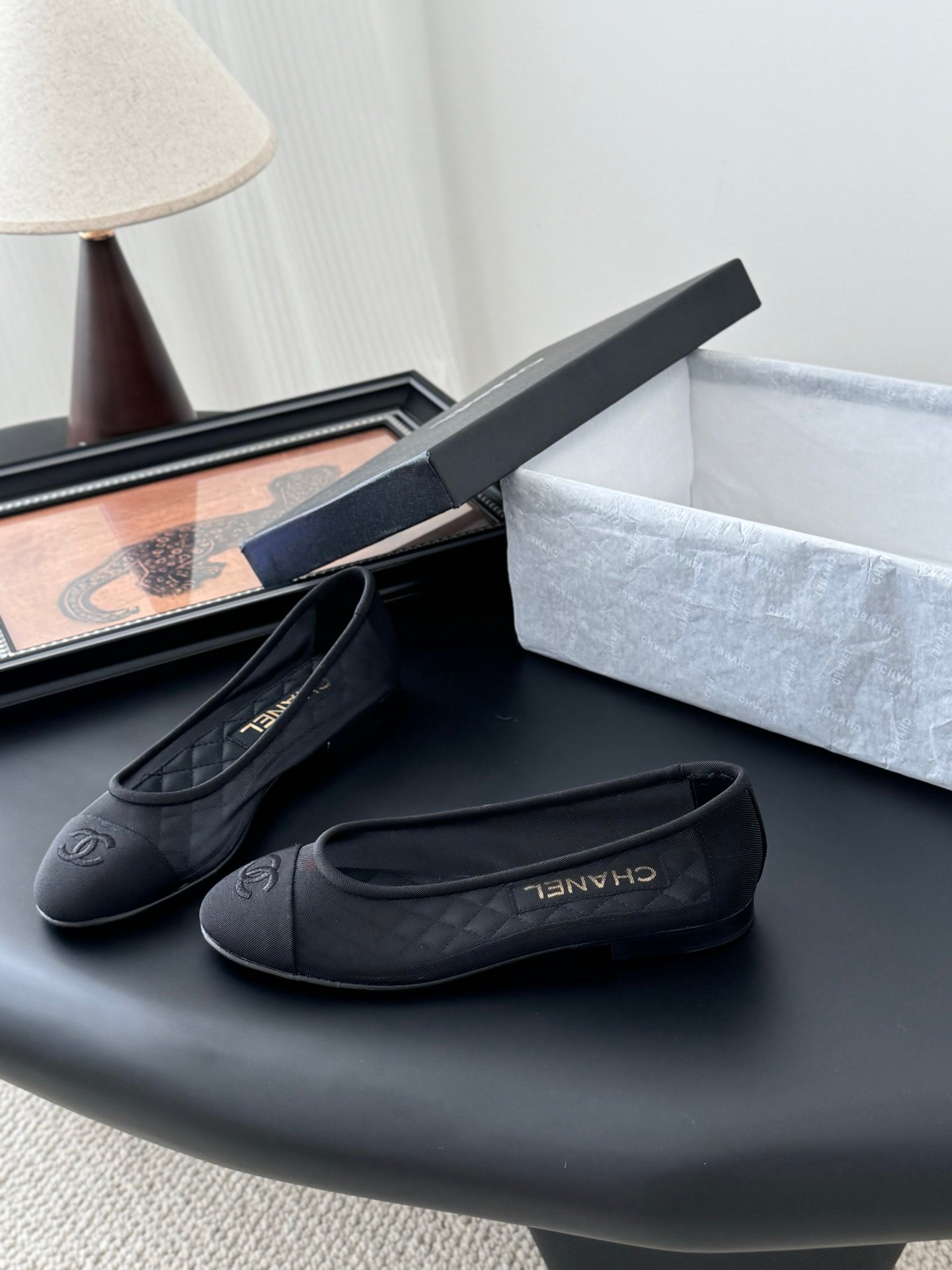 CHANEL Woman - Image 3