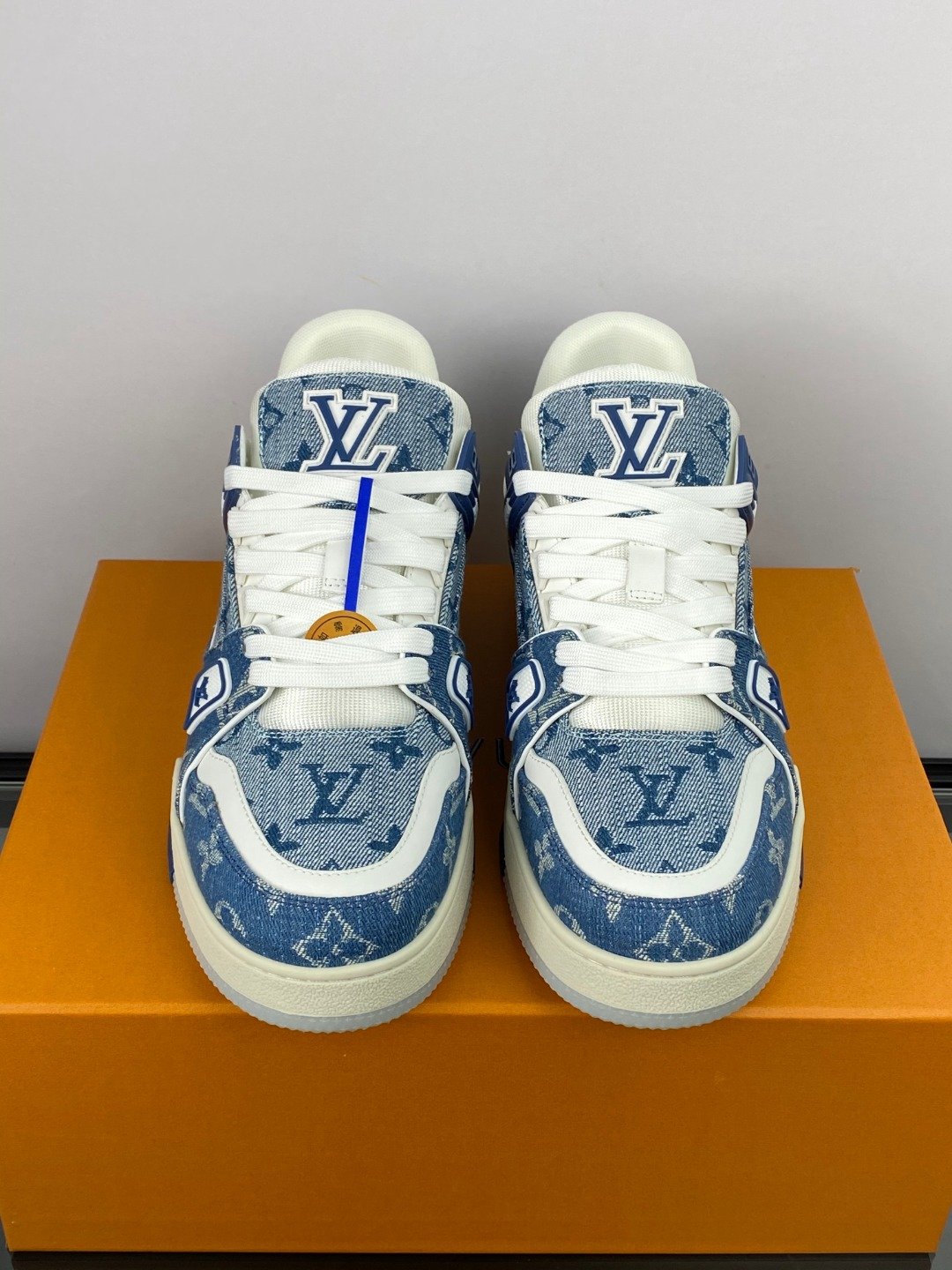 LV MAN - Image 3