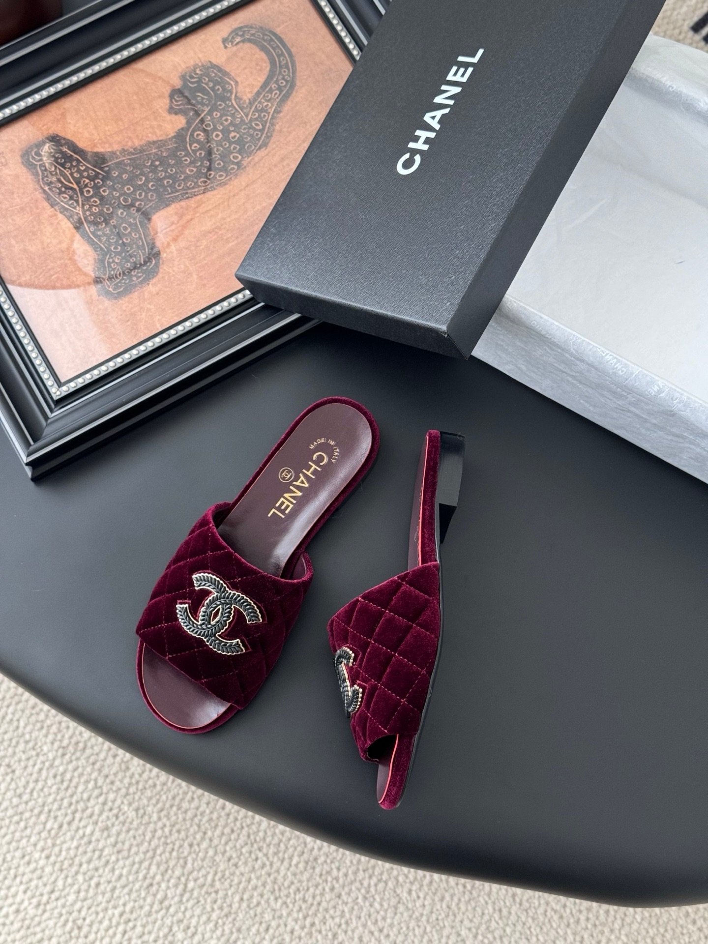 CHANEL Woman - Image 3