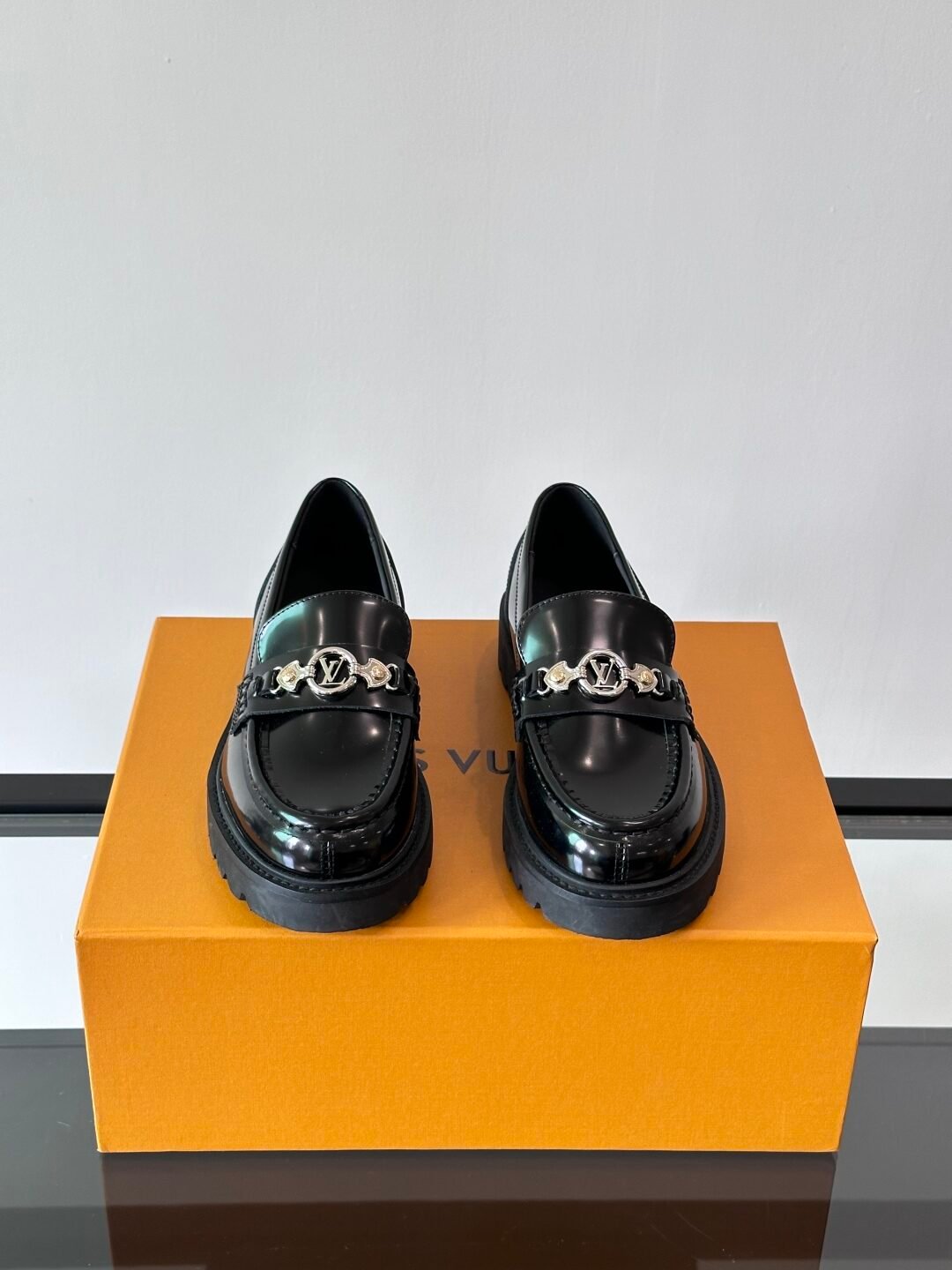 LV MAN - Image 3