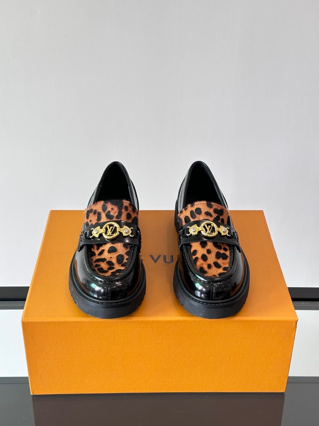 LV MAN - Image 3