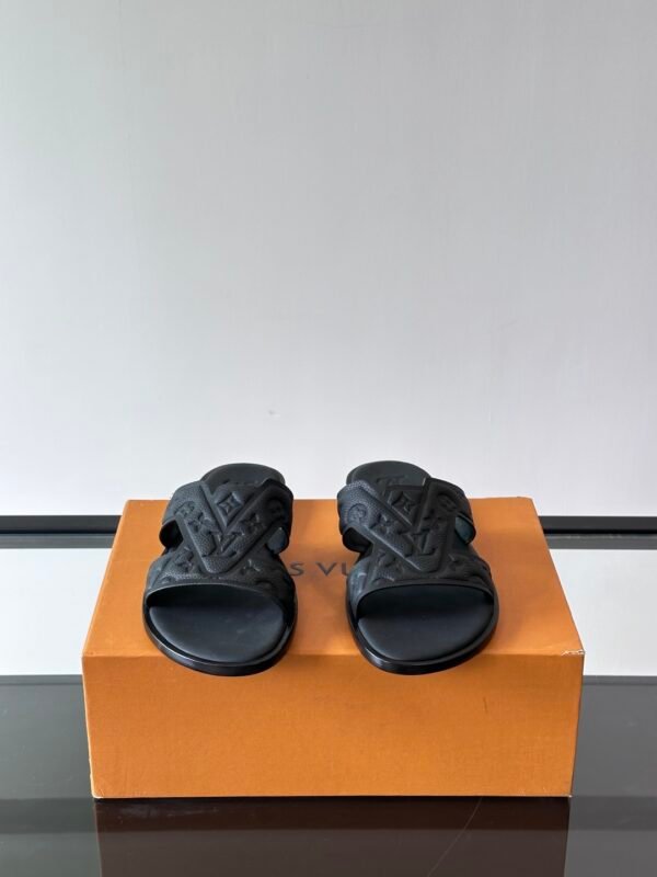LV MAN - Image 3