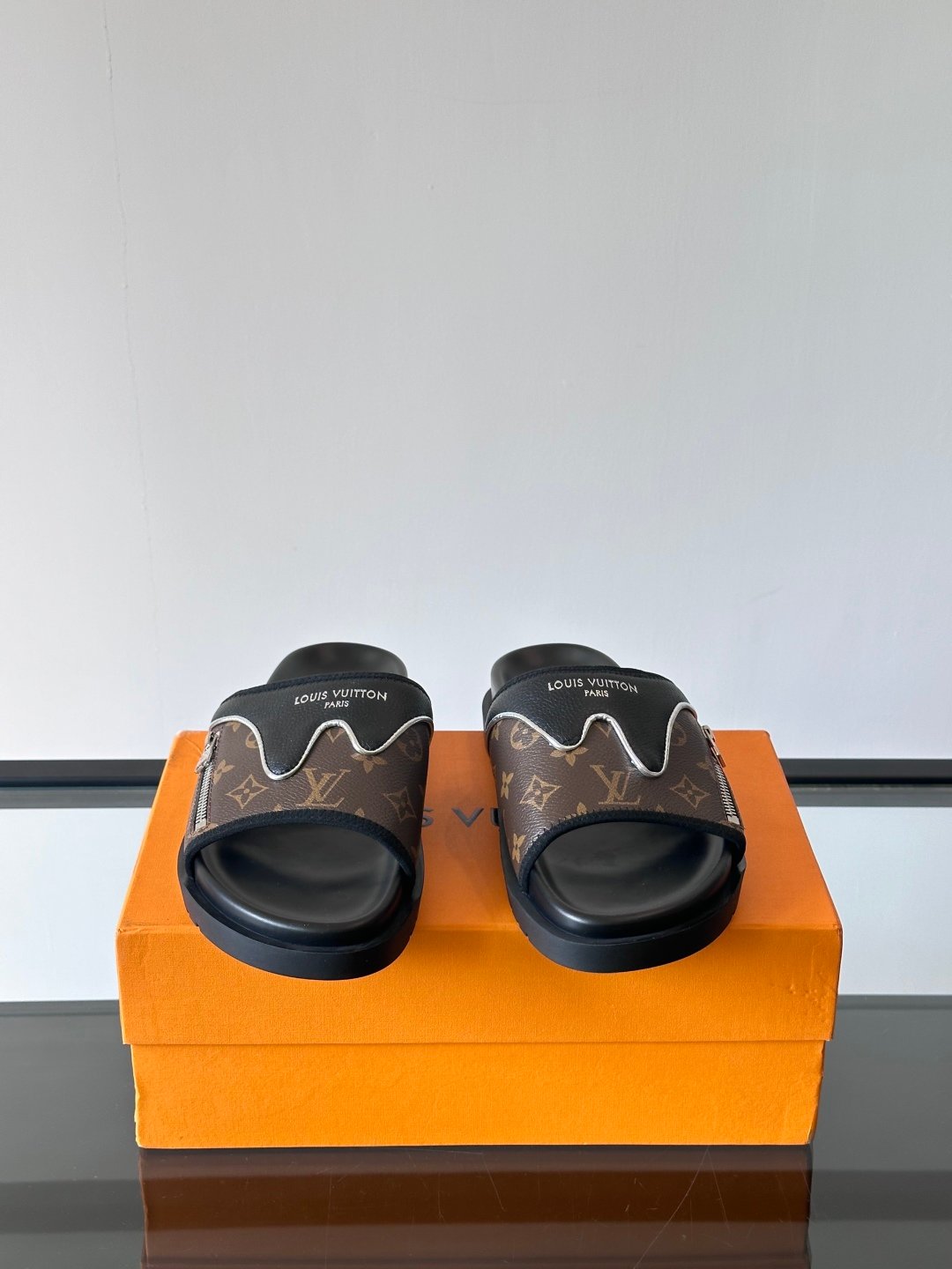 LV MAN - Image 3
