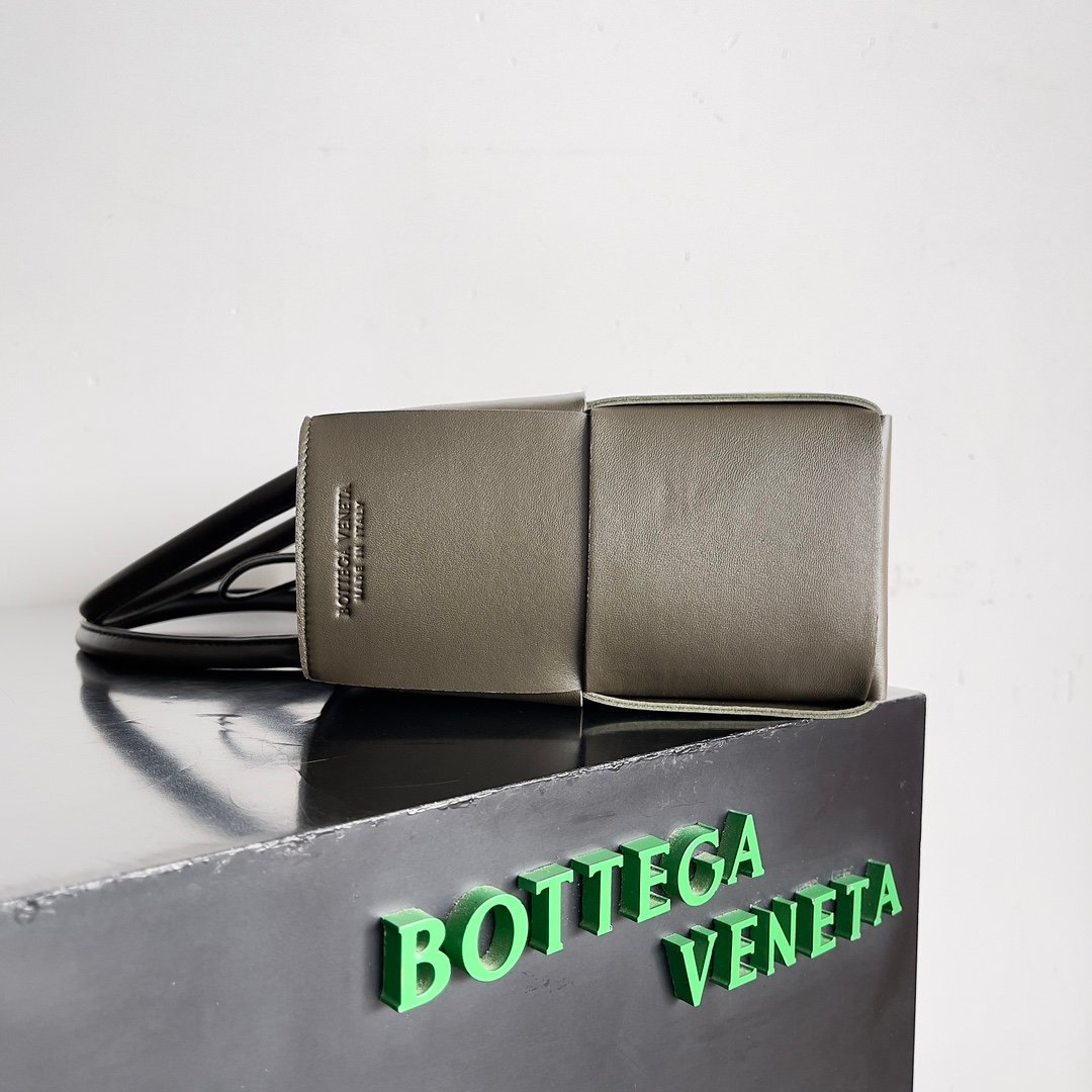 BOTTEGA VENETA - Image 3