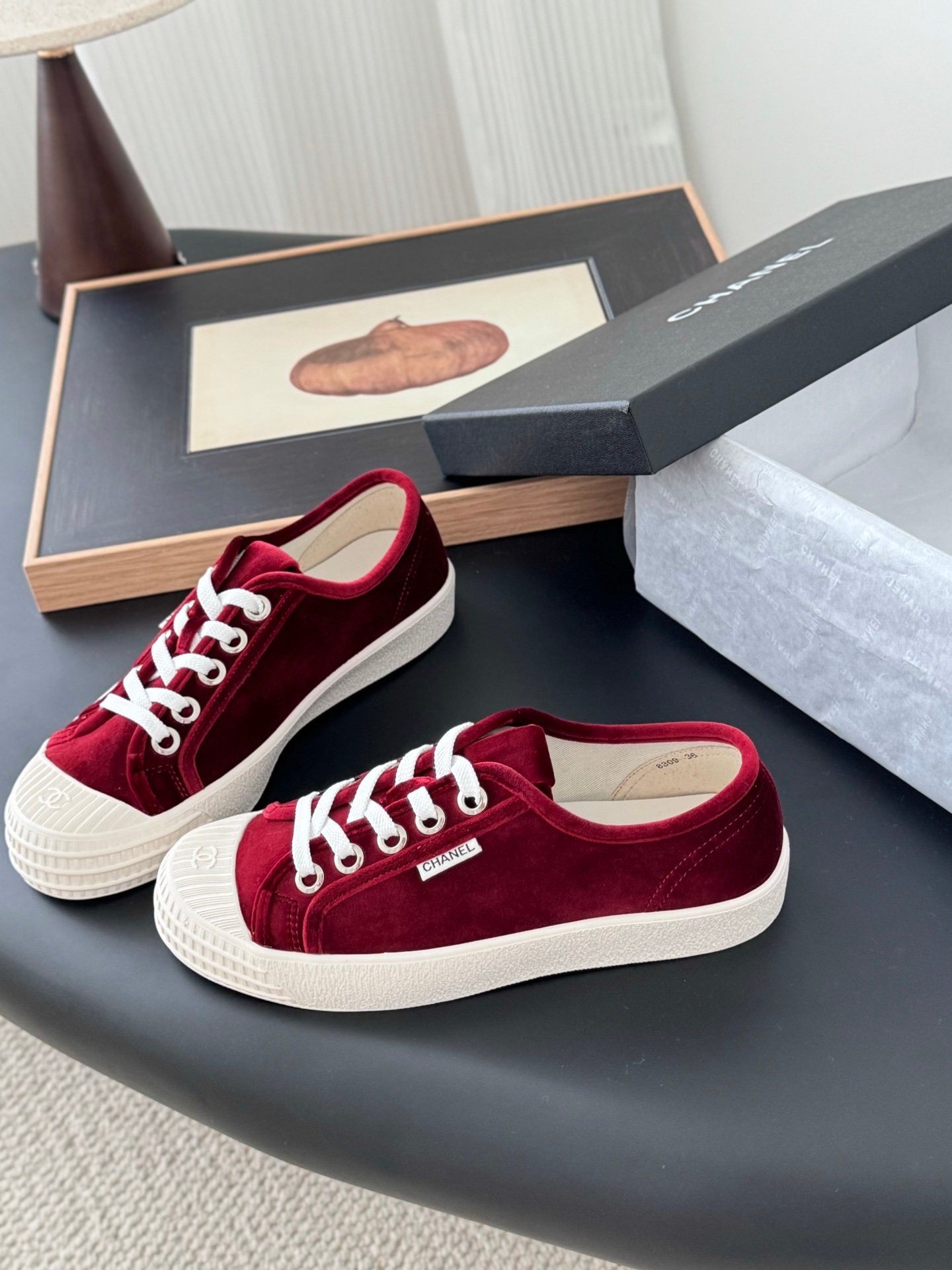 CHANEL Woman - Image 3