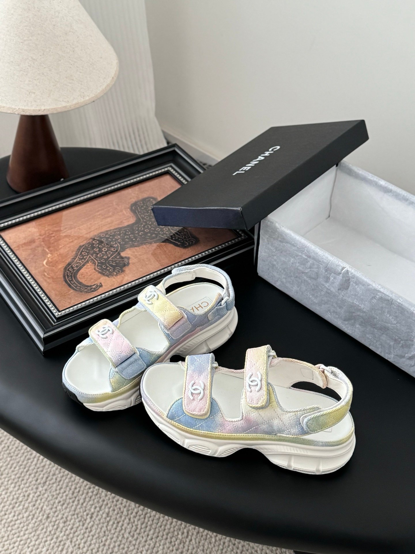 CHANEL Woman - Image 3