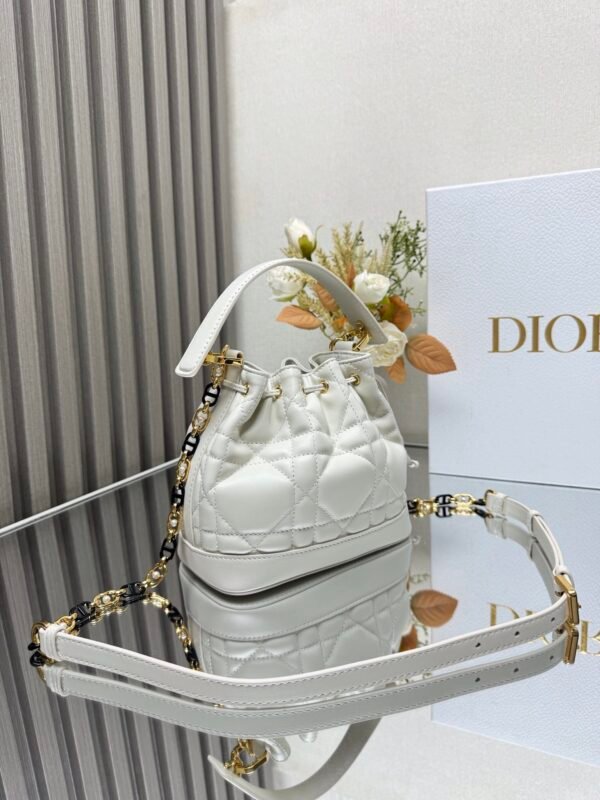 DIOR - Image 3