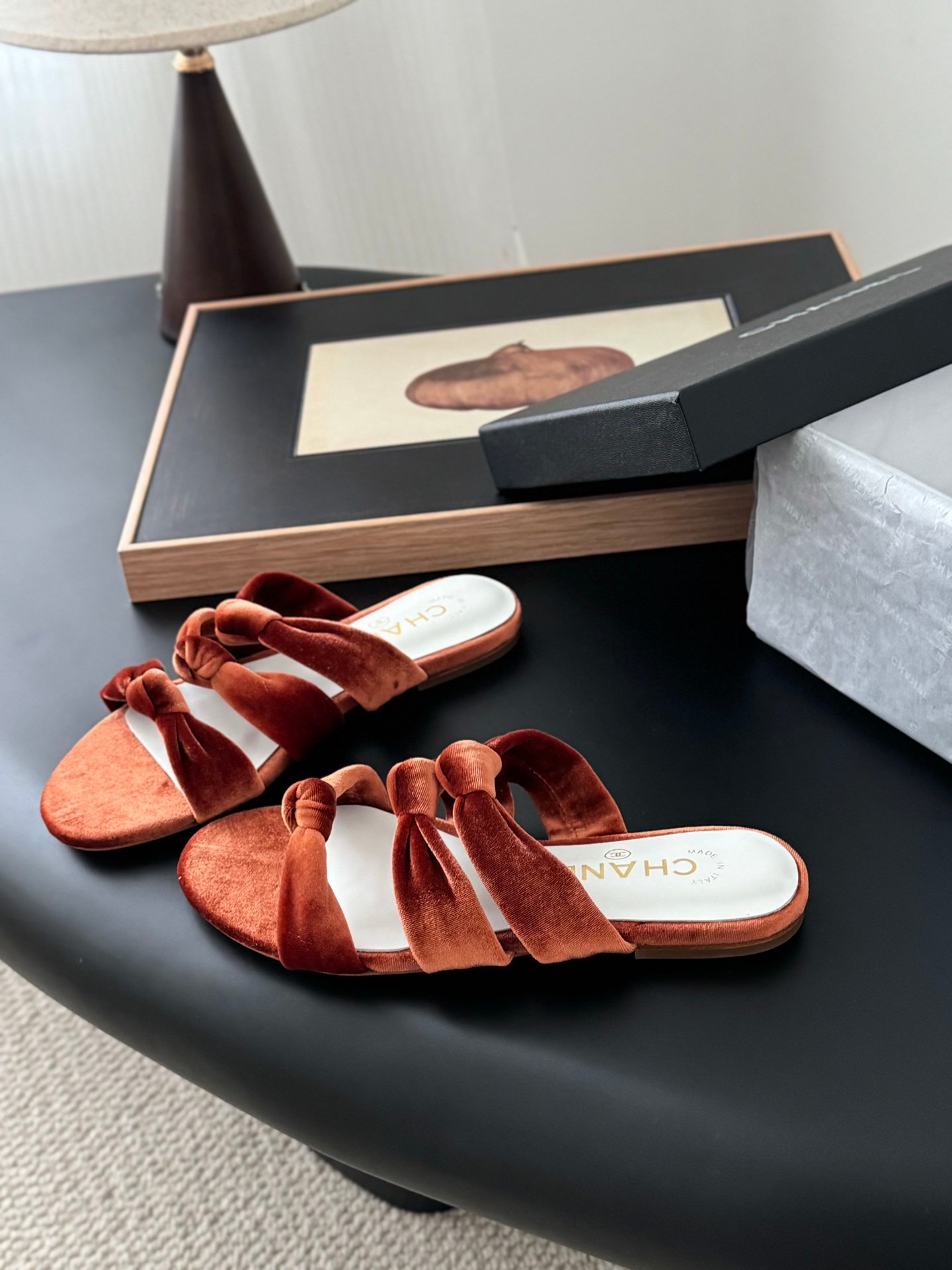 CHANEL Woman - Image 3