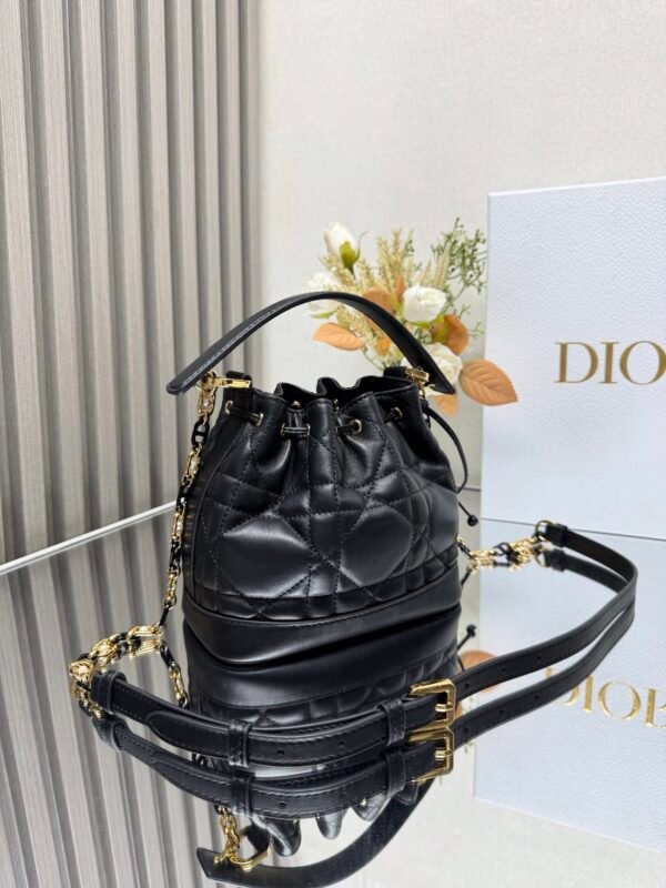 DIOR - Image 3