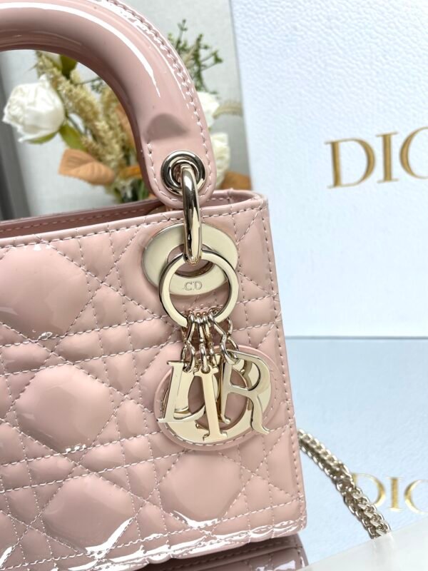 DIOR - Image 3
