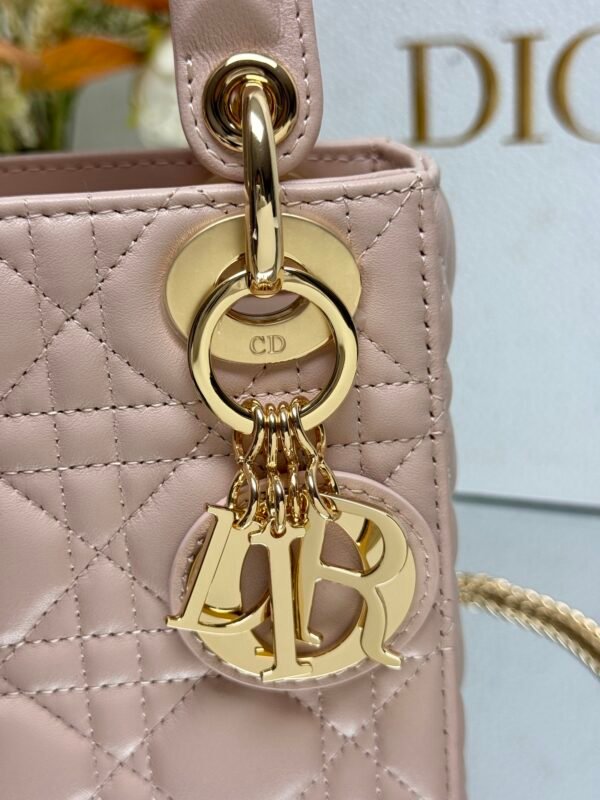 DIOR - Image 3