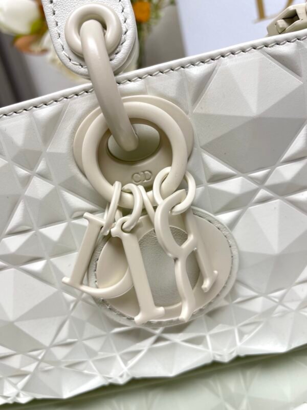 DIOR - Image 3