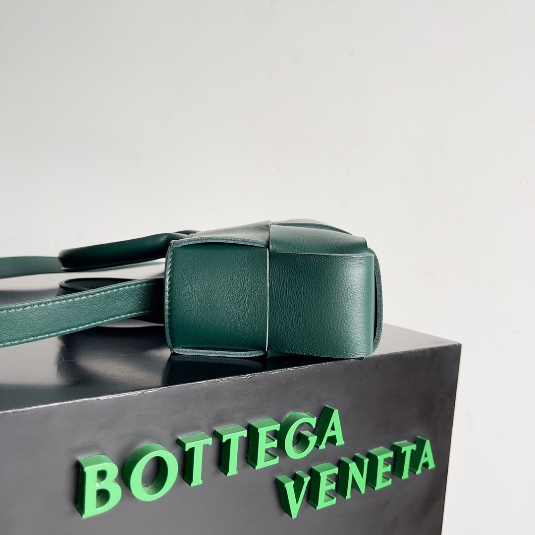 BOTTEGA VENETA - Image 3
