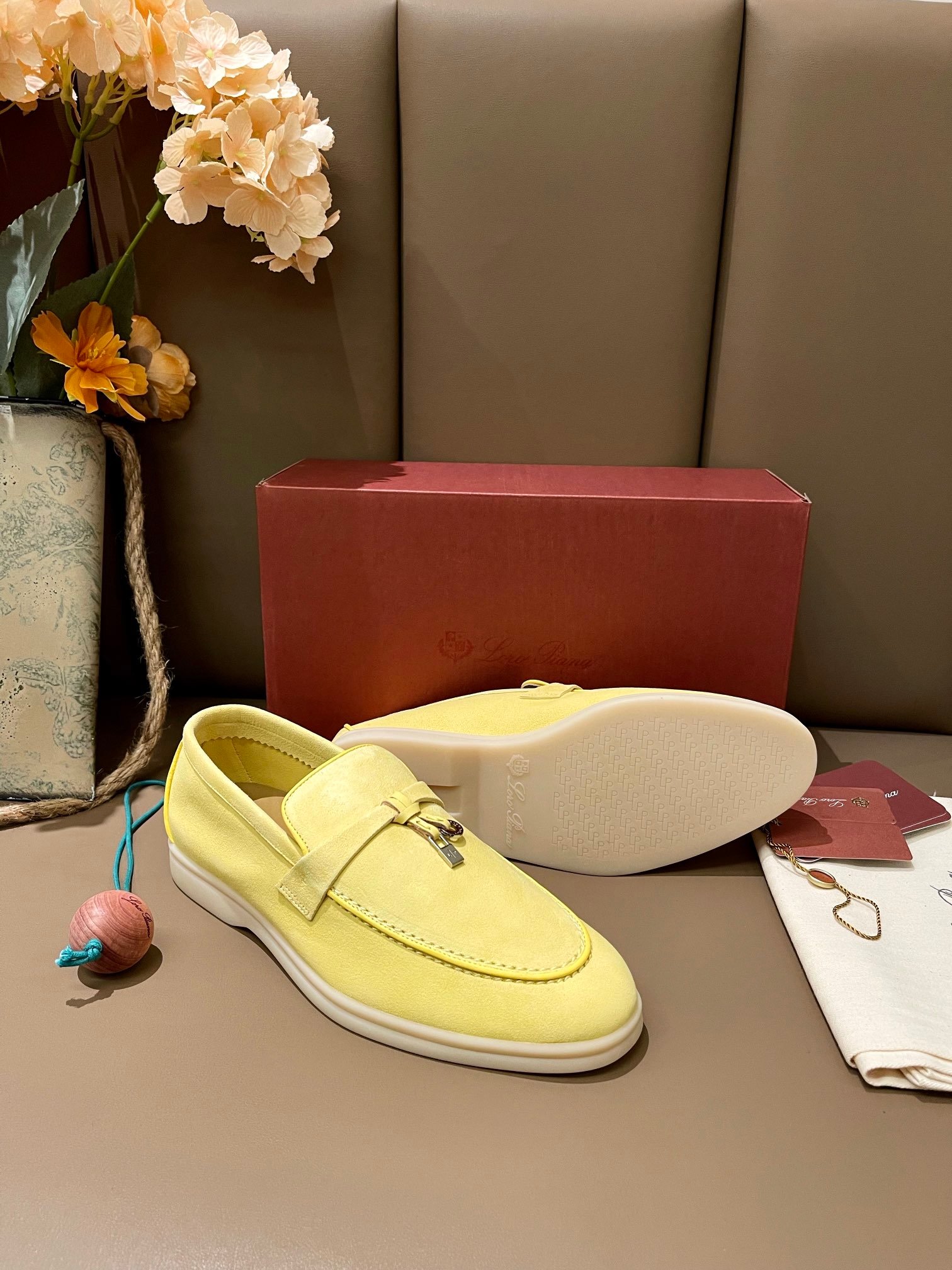 Loro Piana woman - Image 3