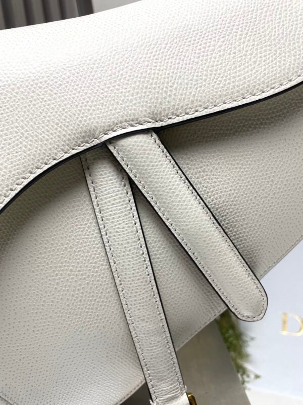 DIOR - Image 3