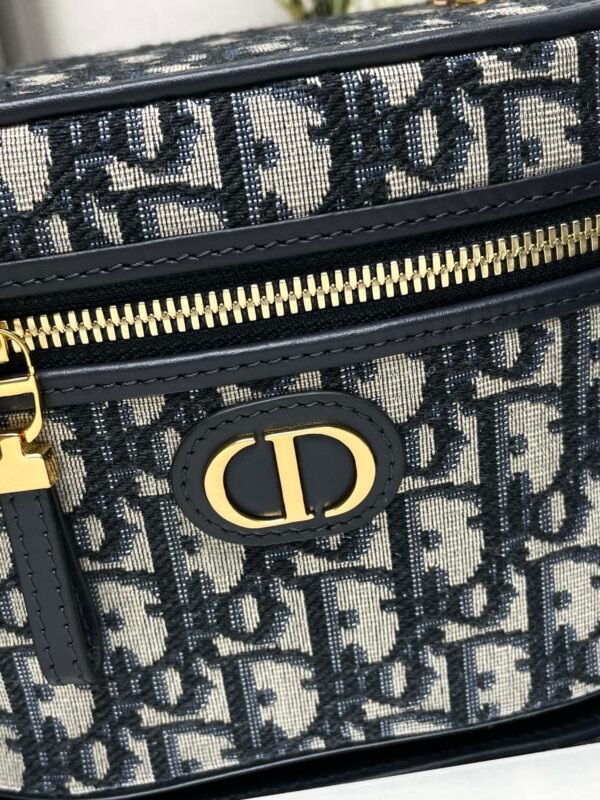 DIOR - Image 3