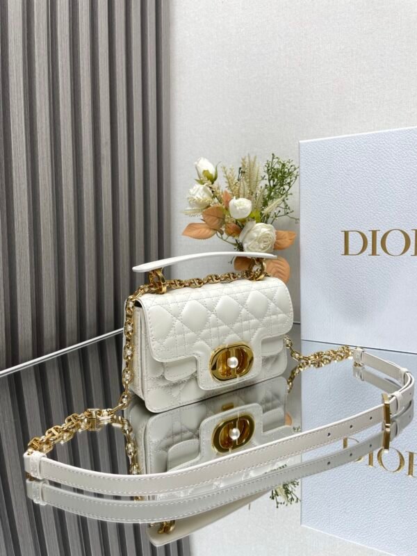 DIOR - Image 3