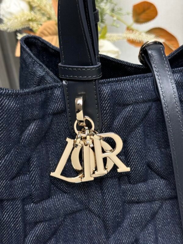 DIOR - Image 3