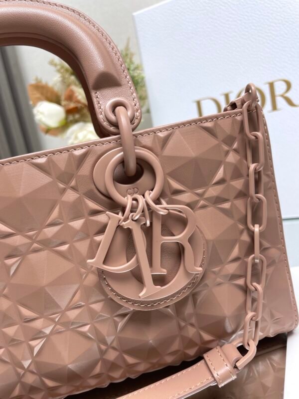 DIOR - Image 3