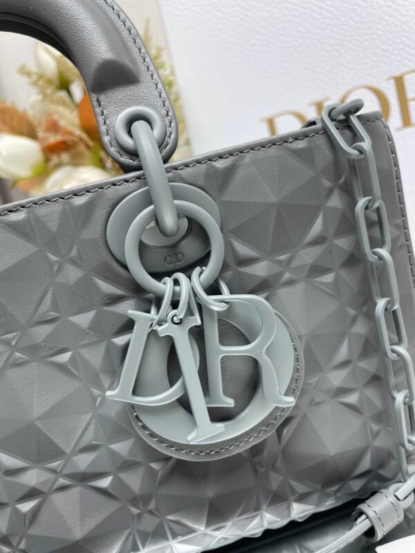DIOR - Image 3