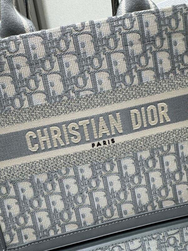 DIOR - Image 3