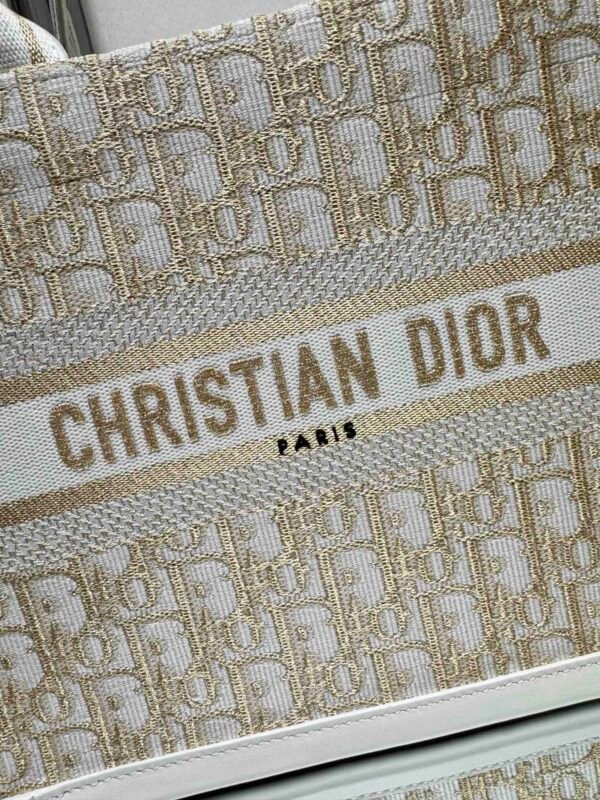 DIOR - Image 3