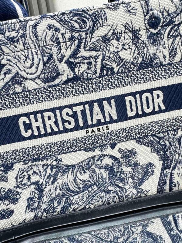DIOR - Image 3