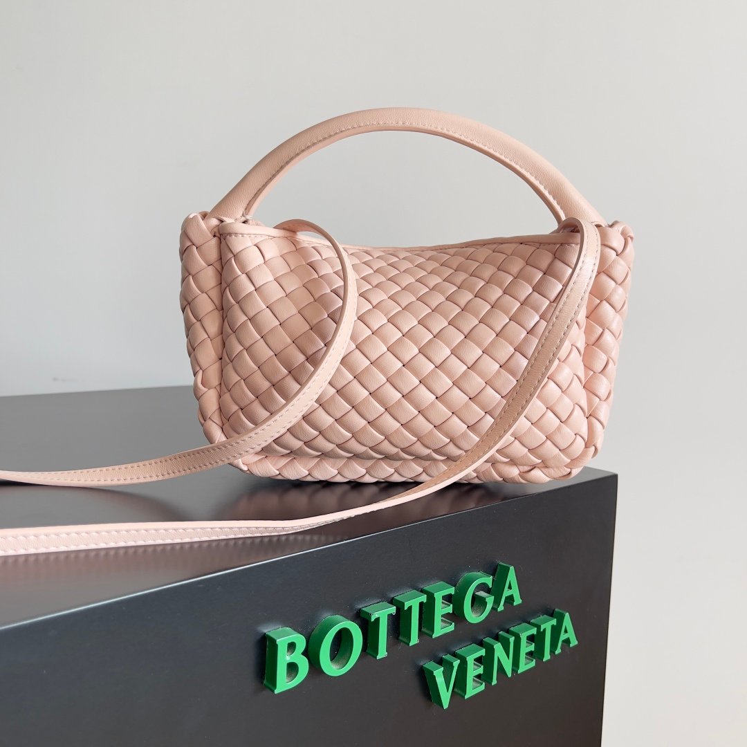 BOTTEGA VENETA