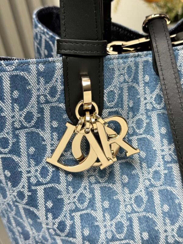 DIOR - Image 3