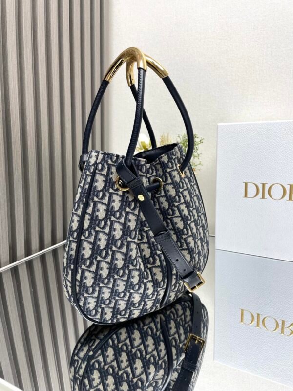 DIOR - Image 3